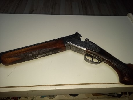 Se vende o se cambia superpuesta Sarriugarte modelo Bristol, calibre 20/70, cañones de 71 cm, expulsores, 00