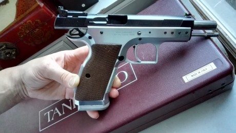 Vendo Tanfoglio limited 9mm guiada en F , mira fibra optica verde y alzas totalmente regulabres , utilizada 10