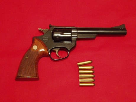 Buenas tardes compañeros, me deshago de este pedazo de arma, con cierta nostalgia.
ASTRA 357 Magnum / 01