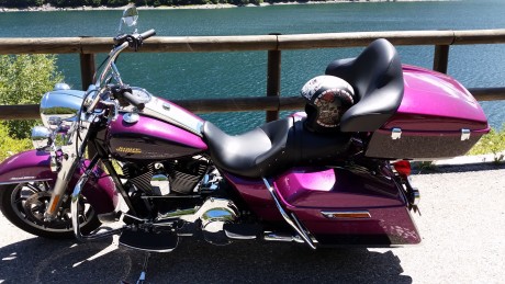 pues como dice el titulo,porque no ponemos fotos de nuestras maquinas,ya sean scooters,harleys,nakeds,trails,etc,la 01