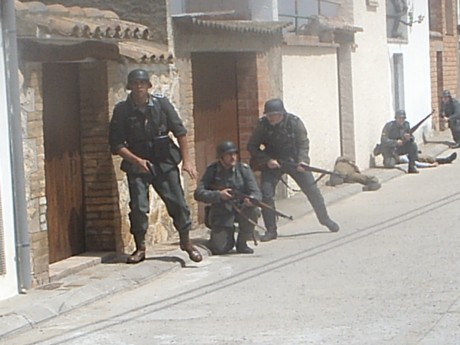 Pues eso, ya acabó Baldellou 2010 y se han comenzado a colgar fotos del evento en varias webs...


Si 30