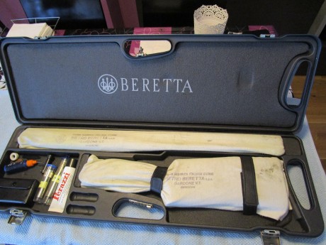 Escopeta Superpuesta de marca Beretta 686 E-Sporting, con 76cm de cañones en mate y ventilados, bascula 20