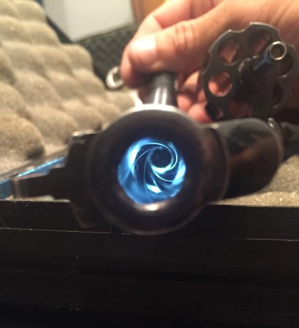 Buenos días:

Vendo Revolver Taurus 38/357 de seis pulgadas, el estado del arma se puede apreciar en las 00
