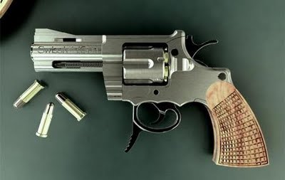 muy buenas.............

mi intencion es abrir un post en donde cada uno pueda poner el arma que le parecza 120
