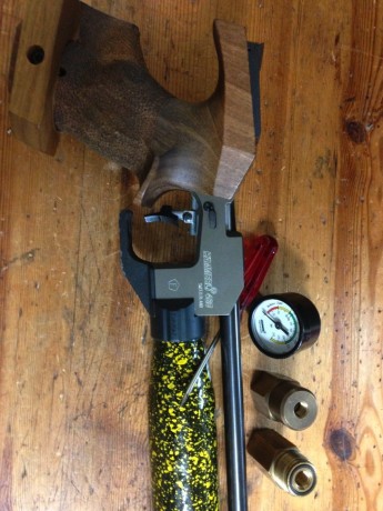 Oportunidad  iniciacion aire precision : magnifica y  singular Helvetica 480 manufactura Hammerli cal 20