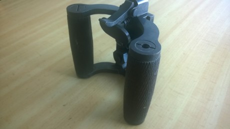    

Para Alfa 44 empuñadura con el pulsador de disparo y los agarres en madera. 35€ con envío en península. 02