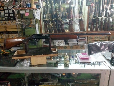 Hola, un amigo vende una escopeta Franchi Prestige cal.12, semiautomática. Buen estado, con su funda y 01