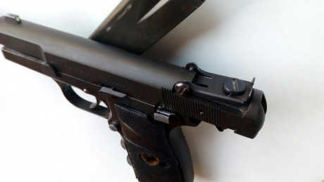 Buenas tardes compañeros. Vendo esta preciosa pistola BROWNING GP 35 9mm pb, CON EL CAÑÓN DE 6 PULGADAS, 00