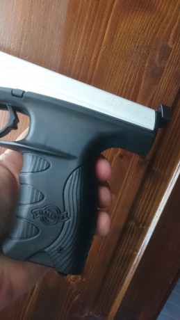 nueva sin estrenar 175 euros perfectamente empaquetada, nueva nueva nueva la pistola esta en asturias 00