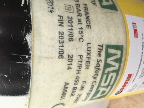 Hola, vendo botella aire comprimido de composite MSA, 300 bares, 6,9 litros, muy ligera (4,2 kgs).Fabricada 41