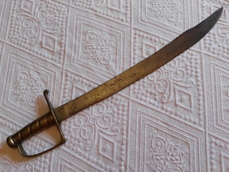  sable(2).jpg  sable.jpg Hola muy buenas, necesitaría ayuda sobre este sable, si alguien es capaz de decirme 01