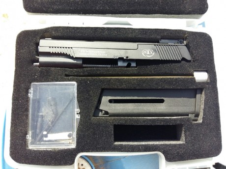 Original de la casa. Esta perfecto. Me ha llegado con mi nueva adquisicion y yo no tiro 22 ni precision. 62