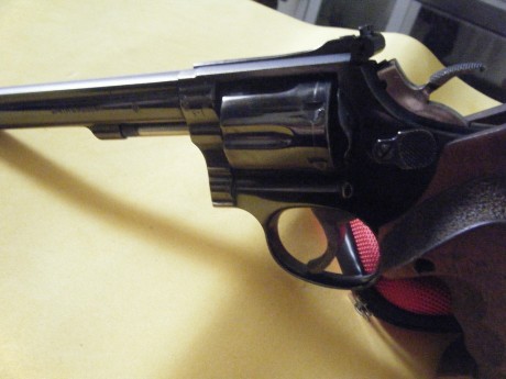Se vende este magnífico revólver S&W K14 cal. 38, muy bien de pavón y técnicamente. Está guiado en 00