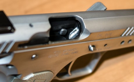 Vendo Tanfoglio Limited Custom HC, calibre 9 Pb, preparada con todo el catálogo de piezas Xtrem de Tanfoglio 00