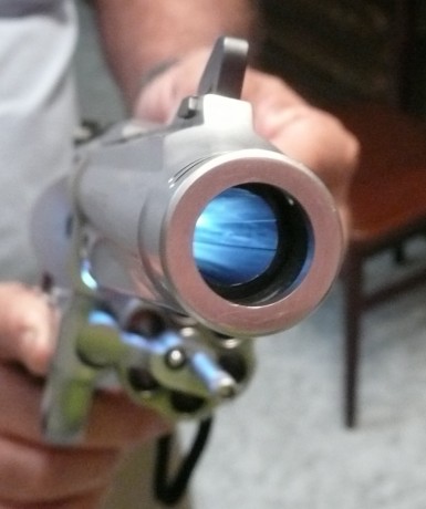Un amigo, peleado con la informática, me encarga, por exceso de cupo, que ponga a la venta un arma dificil 150