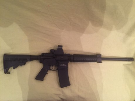 Vendo rifle semiautomático AR Smith & Wesson MP15 300 Blackout. 1100 € + portes. El rifle se encuentra 02