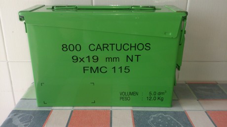 Hola, vendo una caja metálica de munición militar en excelente estado. Las medidas son 27x18x9,5 cm. Está 01