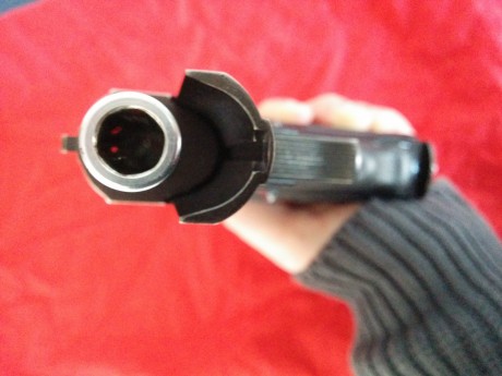 La pistola se encuentra en perfecto estado, y es increíblemente precisa, gracias a su cañón poligonal 00