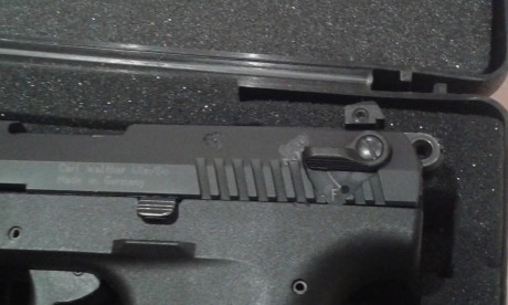 Buenas, tengo que hacer hueco en el armero.

Vendo una Walther P22, cañon corto. calibre 22 lr.
Tiene 01