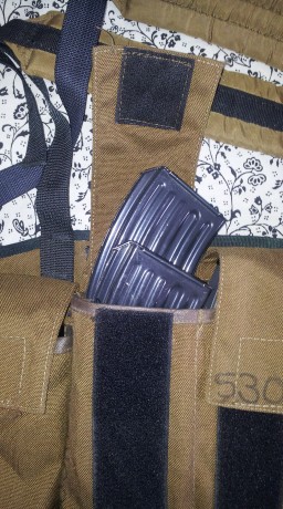 Vendo portacargador sudafricano ORIGINAL, usado pero en muy buen estado, modelo PATTERN-83. Son dificiles 01