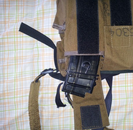 Vendo portacargador sudafricano ORIGINAL, usado pero en muy buen estado, modelo PATTERN-83. Son dificiles 10
