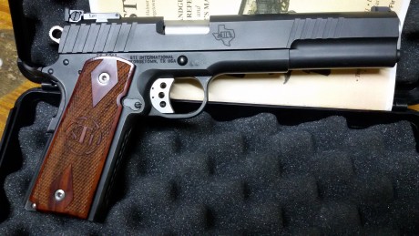 Se vende STI TROJAN 6" 9 mm seminueva pocos disparos y barias mejoras se vende por ser segunda arma 02