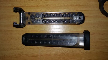 Dos cargadores de pistola anics, nuevos cuestan 25€ cada uno, 50 en total, los vendo por 25 los dos.  00