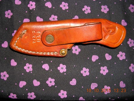 Regalo de mi buen amigo Raul ( ARKEROTGN en el foro de Supervivencia )
Este cuchillo me ha regalado mi 20