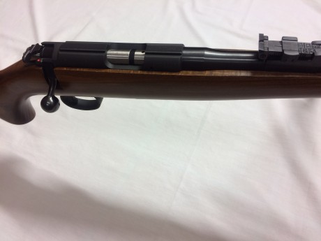  VENDO CZ 452-2E ZKM 

En perfecto estado!!!

No ha tirado ni 500 tiros.

Gatillo Afinado (SIN LIMAR).
Bípode 12