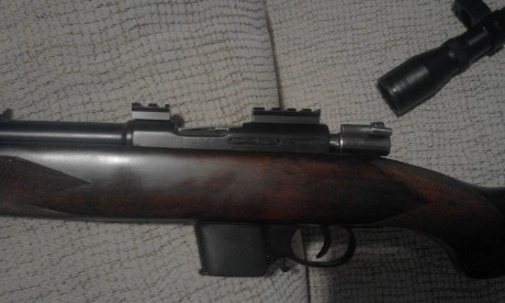 Carabina Destroyer del calibre 9 Largo, recién restaurada por un armero en Éibar, madera lacada, barnizada 01