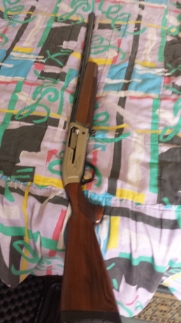 Se vende escopeta semiautomática browning maxus hunter impecable. En su maletin con polichokes choke alargador 01