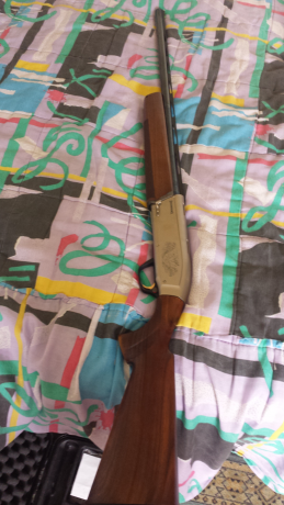 Se vende escopeta semiautomática browning maxus hunter impecable. En su maletin con polichokes choke alargador 00