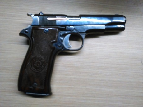 Un compañero me pide que ponga en venta su arma.
Es una STAR S calibre 380 AUTO, con un solo cargador.
El 01