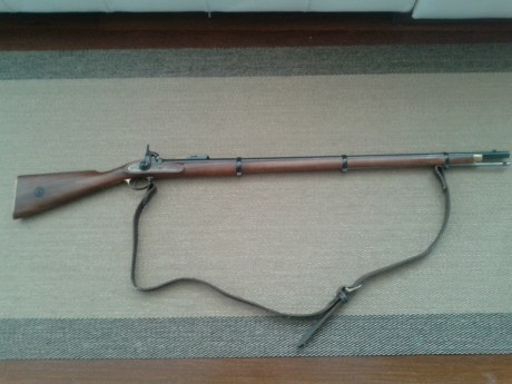 Vendo un Enfield de tres bandas de Pedersoli comprado en julio de este año y con unos 60-65 disparos.El 02
