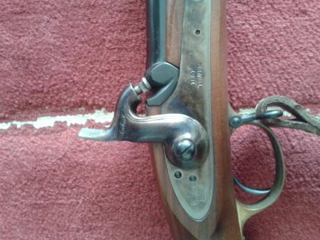 Vendo un Enfield de tres bandas de Pedersoli comprado en julio de este año y con unos 60-65 disparos.El 01
