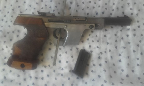 Es el primer modelo de las míticas GSP calibre 22lr (no es la OSP del 22corto), acero puro, dispara con 02