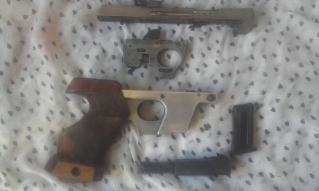 Es el primer modelo de las míticas GSP calibre 22lr (no es la OSP del 22corto), acero puro, dispara con 00