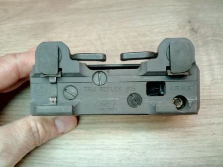 VENDIDO Trijicon reflex 1x24  con monturas Trijicon Reflex A.R.M.S. 15
Usado en buen estado de conservación.
Conserva 10