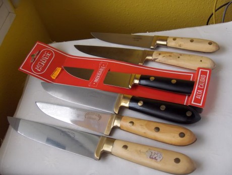En buen estado.  Liso o Monge, de los de cocina aragonesa de toda la vida.
El de sabateta ó "aragonés" 01