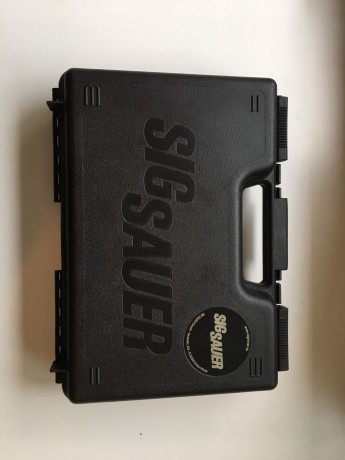 Buenas noches,
Un amigo me ha pedido que le ponga a la venta esta pistola,se trata de una SIG SAUER P226 21