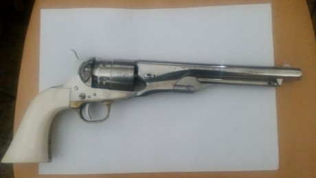 vendo colt navi inox de 8 pulgadas 
calibre 44 (0.451) vendo por no usar
chimeneas nuevas 30 disparos
lo 02