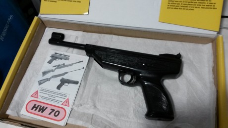 Vendo lote indivisible compuesto por 2 pistolas marca Weihrauch, ambas en calibre 4,5: Hw 40 pca y Hw 01