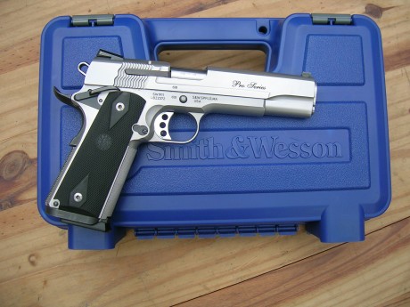 Hola, un amigo vende pistola Smith and Wesson 1911 Pro Series 9 Pb. en impecable estado, con muy pocos 01