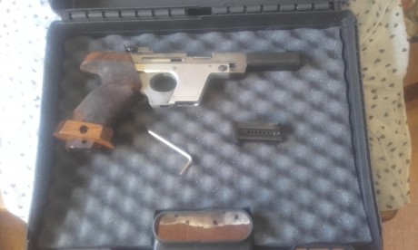 Es el primer modelo de las míticas GSP calibre 22lr (no es la OSP del 22corto), acero puro, dispara con 21