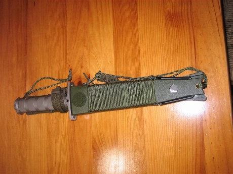 Hola. Vendo este cuchillo de sobra conocido, con todos los accesorios. Está en Asturias. 80€. 02
