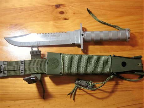 Hola. Vendo este cuchillo de sobra conocido, con todos los accesorios. Está en Asturias. 80€. 00