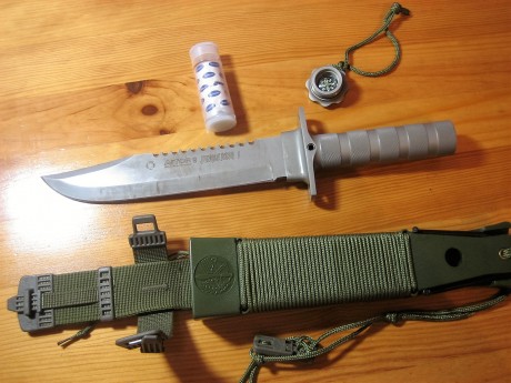 Hola. Vendo este cuchillo de sobra conocido, con todos los accesorios. Está en Asturias. 80€. 10