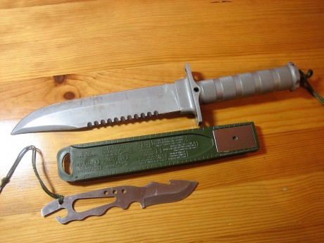 Hola. Vendo este cuchillo de sobra conocido, con todos los accesorios. Está en Asturias. 80€. 20