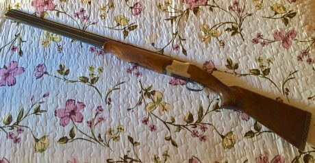 Vendo escopeta Laurona superpuesta, cañon de 74cm una y dos estrellas, en muy buen estado y poco uso, 01
