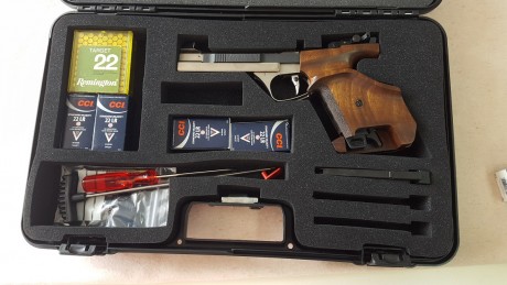 Con el fin de ir dejando la afición, pongo a la venta esta estupenda pistola FEINWERKBAU Model AW 93., 02